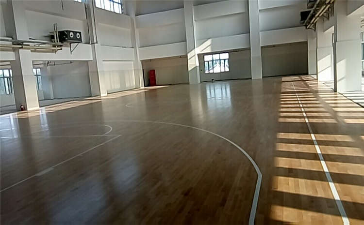 柞木籃球館木地板怎么維修？